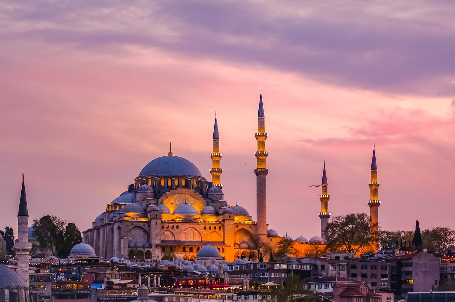 You are currently viewing 12 Tips for Traveling During Ramadan